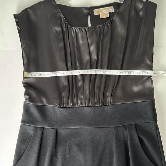 Michael Kors 8P NWT dress satin and knit w/ ruching full zipper button at back - Picture 10 of 11